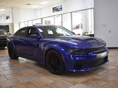 Used 2022 Dodge Charger SRT Hellcat w/ Harman/Kardon Audio Group image 2