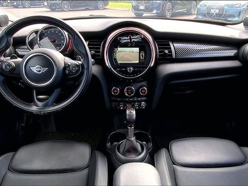 Used 2018 MINI Cooper S image 13