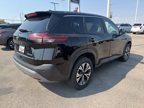 Used 2023 Nissan Rogue SV AWD/4WD image 4