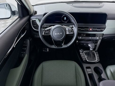 Used 2024 Kia Seltos SX AWD/4WD image 3