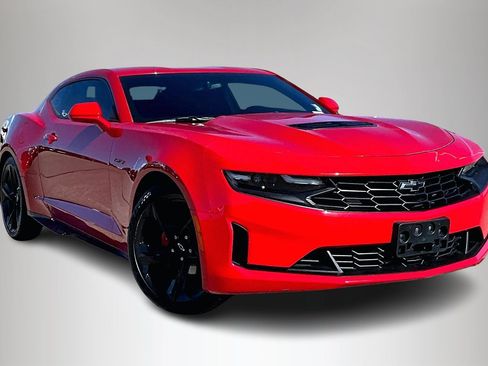 Used 2020 Chevrolet Camaro LT image 1
