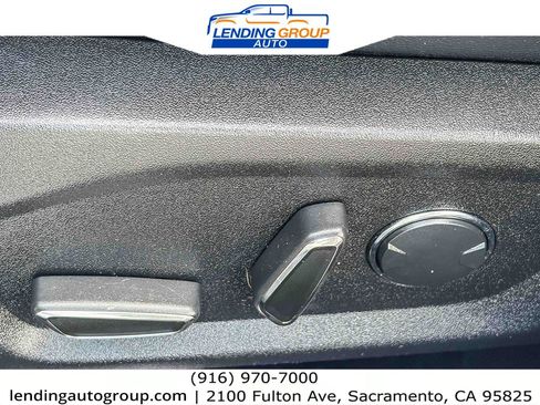 Used 2017 Ford Fusion Energi Titanium FWD image 20