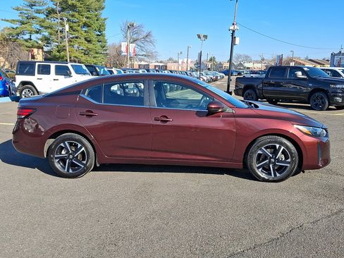 Used 2024 Nissan Sentra SV image 7