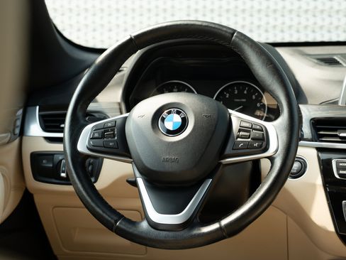 Used 2017 BMW X1 xDrive28i AWD/4WD image 9