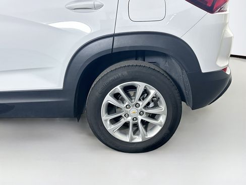 Used 2025 Chevrolet TrailBlazer LS w/ LS Convenience Package image 11