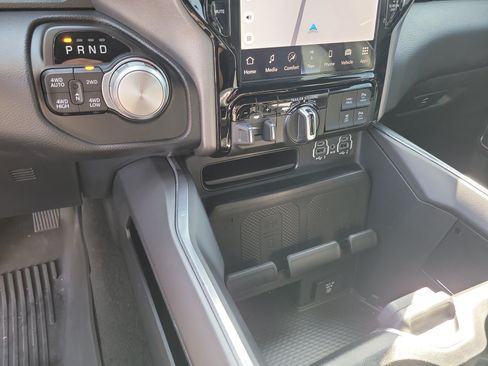 Used 2023 RAM 1500 Laramie AWD/4WD image 24