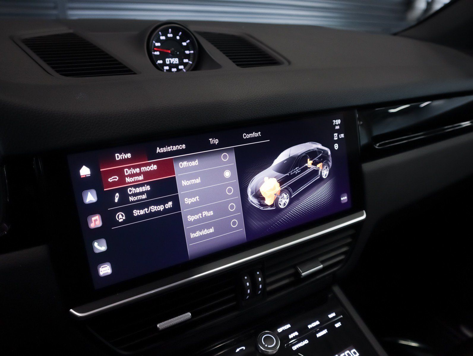 Certified 2023 Porsche Cayenne Coupe AWD/4WD image 20