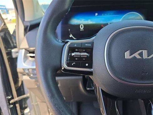 Used 2024 Kia Carnival SX Prestige FWD image 30