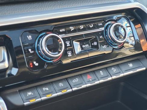 Used 2022 GMC Sierra 1500 Denali w/ Denali Reserve Package image 19