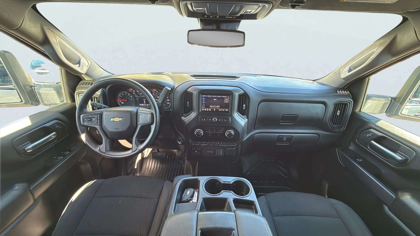 Used 2025 Chevrolet Silverado 3500 W/T AWD/4WD image 9