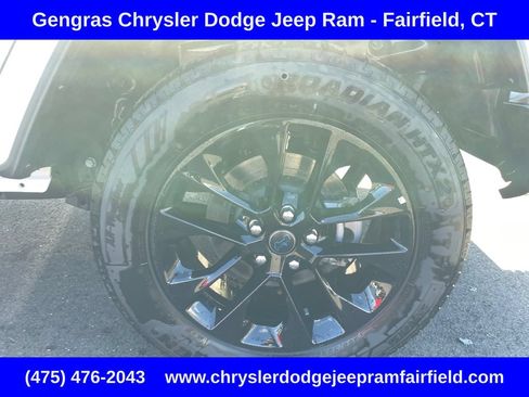 Certified 2025 Jeep Wrangler Unlimited Sahara w/ Safety Group AWD/4WD image 11