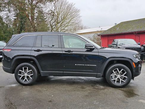 New 2025 Jeep Grand Cherokee Limited image 9