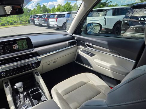 Used 2022 Kia Telluride EX FWD image 24
