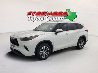 Used 2023 Toyota Highlander XLE video 1