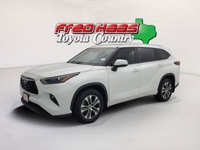 Used 2023 Toyota Highlander XLE