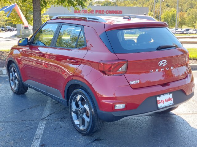 Used 2023 Hyundai Venue Limited w/ Cargo Package FWD image 14