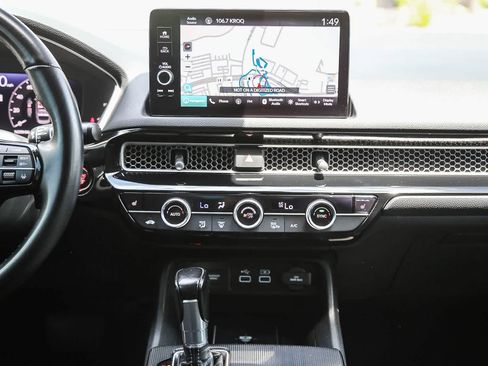 Used 2022 Honda Civic Touring image 12