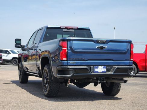 Used 2025 Chevrolet Silverado 2500 LTZ w/ LTZ Plus Package AWD/4WD image 5