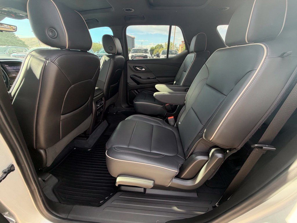 Used 2022 Chevrolet Traverse Premier FWD image 24