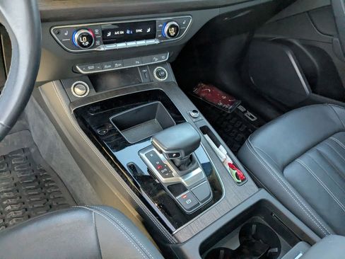 Used 2021 Audi Q5 Premium Plus w/ Premium Plus Package image 19