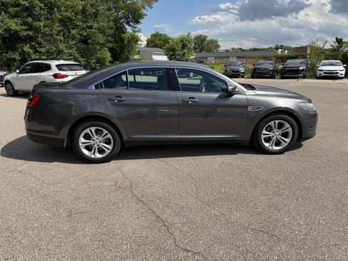 Used 2015 Ford Taurus SEL AWD/4WD image 8
