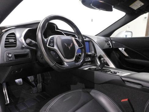 Used 2019 Chevrolet Corvette Stingray Coupe w/ Carbon Flash Badge Package RWD image 31