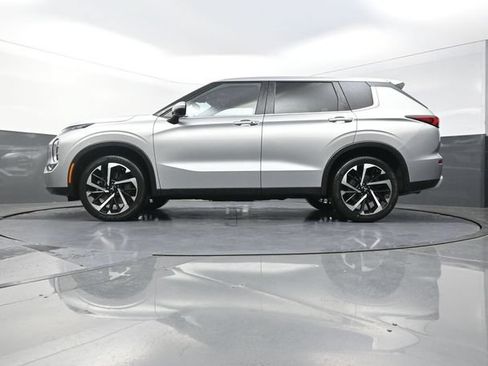 Used 2024 Mitsubishi Outlander SE AWD/4WD image 34