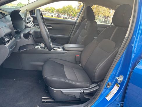 Used 2025 Nissan Sentra SV FWD image 22
