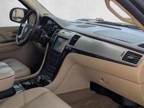 Used 2009 Cadillac Escalade AWD image 26