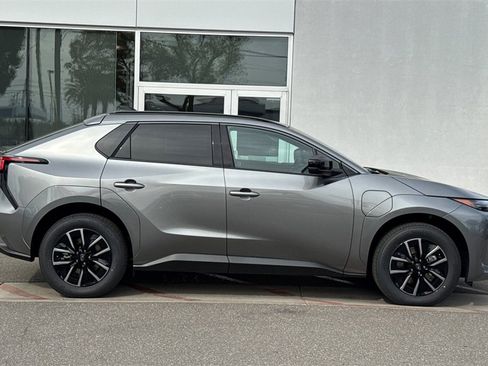 New 2026 Subaru Solterra Premium image 3