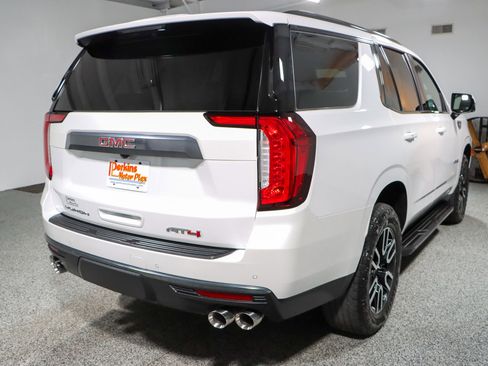 Used 2024 GMC Yukon AT4 w/ Technology Package image 7