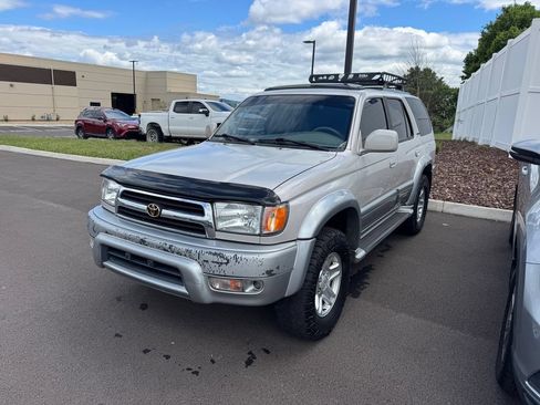 Used 2000 Toyota 4Runner Limited AWD/4WD image 2