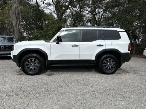 Used 2024 Toyota Land Cruiser image 3