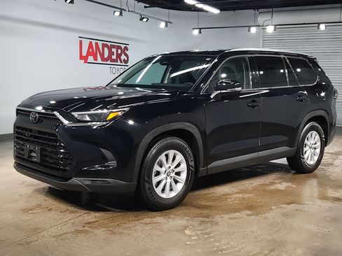 Certified 2025 Toyota Grand Highlander AWD image 3
