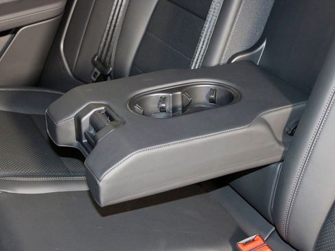 Certified 2025 Porsche Macan 4S Electric image 38