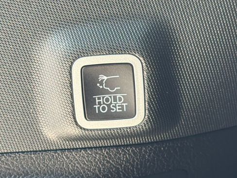 Used 2022 Jeep Grand Cherokee Summit w/ Advanced Protech Group IV AWD/4WD image 19