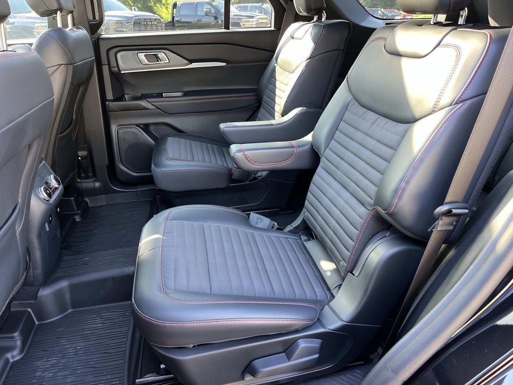 Used 2026 Ford Explorer ST-Line w/ ST-Line Street Pack AWD/4WD image 20