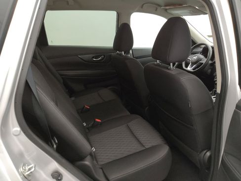 Used 2020 Nissan Rogue SV FWD image 19