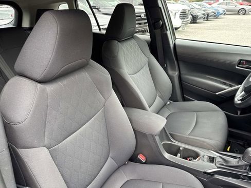 Used 2023 Toyota Corolla Cross LE image 16