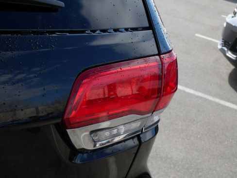 Used 2014 Jeep Grand Cherokee Overland w/ Advanced Technology Group image 15