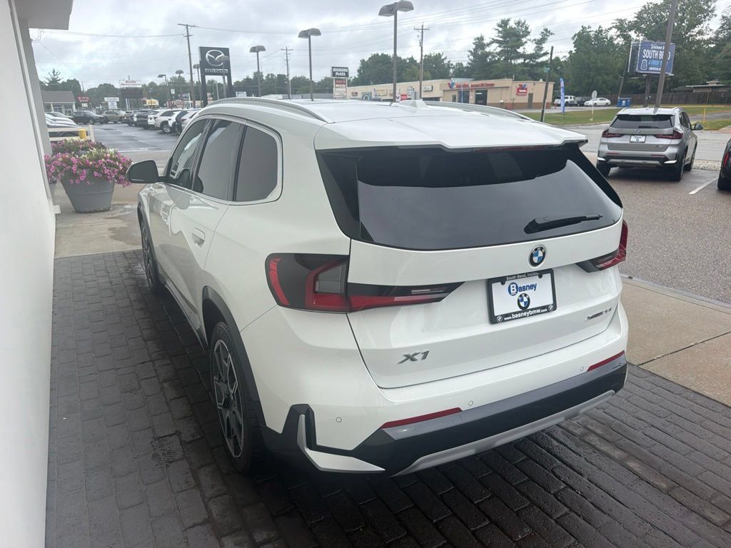 New 2027 BMW X1 xDrive28i AWD/4WD image 6