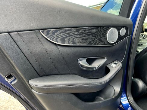 Used 2018 Mercedes-Benz GLC 300 4MATIC w/ AMG Line image 17