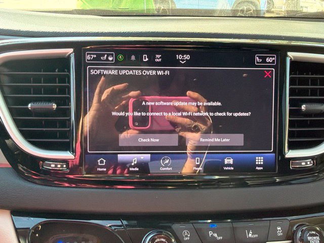 Used 2024 Chrysler Pacifica Touring-L FWD image 33