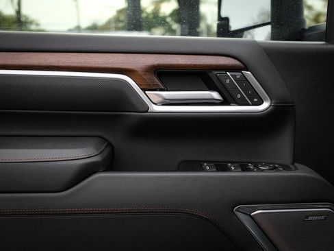 Used 2025 Chevrolet Silverado 2500 High Country w/ High Country Premium Package image 15