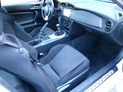 Used 2016 Subaru BRZ Premium image 8