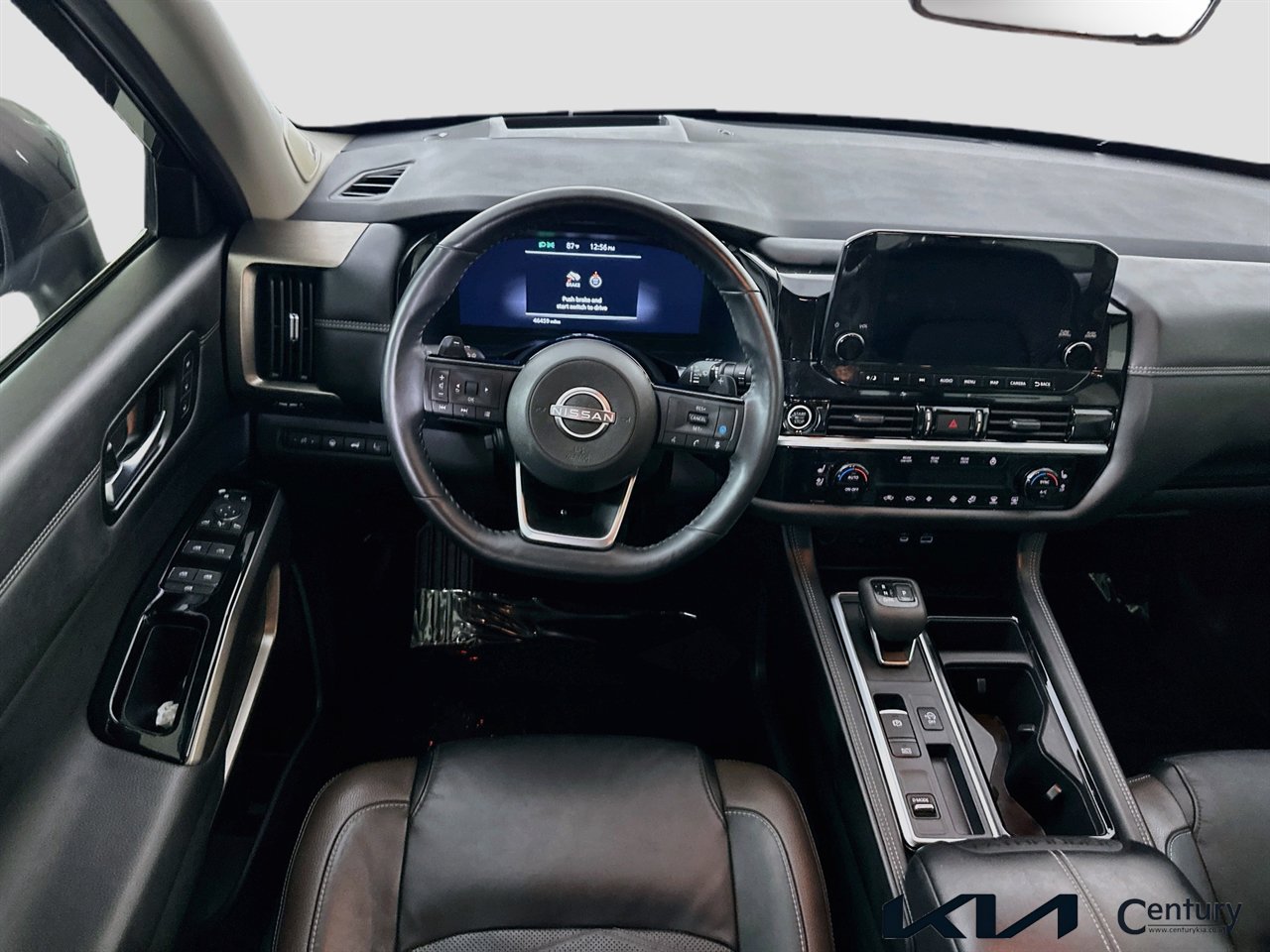 Used 2024 Nissan Pathfinder Platinum w/ Black Appearance Package FWD image 22