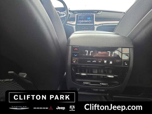 Used 2023 Jeep Grand Cherokee L Summit w/ Advanced Protech Group IV AWD/4WD image 21