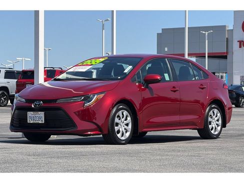 Certified 2025 Toyota Corolla LE FWD image 8