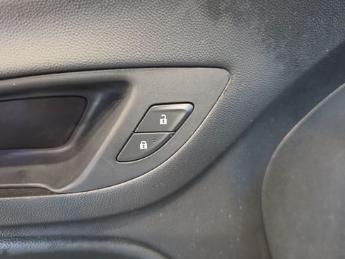 Used 2021 Chevrolet Equinox LT FWD image 19