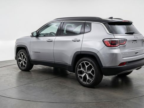 Used 2025 Jeep Compass Limited AWD/4WD image 6